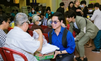 Ngọc Sơn ngôi sao bận rộn với những hành trình từ thiện