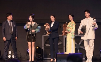 Ngọc Thanh Tâm vinh dự sang Hàn Quốc nhận giải thưởng World Star Awards 2019