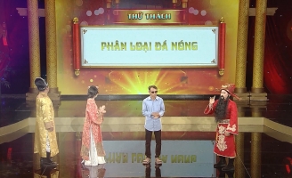 Người chồng khiếm thị tích cóp tiền mổ mắt cho vợ