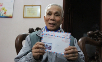 Người đàn ông thầm lặng gửi 18.000 lá thư báo mộ liệt sĩ