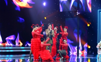 Người Kể Chuyện Tình Chung kết 1 Mỹ nam bolero Quý Bình giúp Tùng Anh thăng hoa với tiết mục mashup