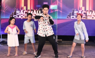 Nguyễn Đình Vũ theo chân Hoàng Rapper khám phá khu ẩm thực đêm nức tiếng