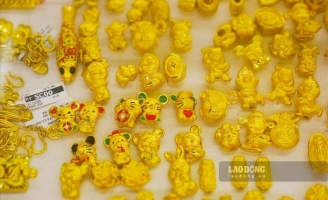 Nhà đầu tư lãi đậm sau 1 năm mua vào, giá vàng vẫn hừng hực tăng