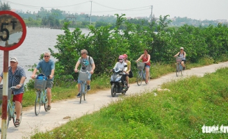 Nhà nhà đua làm homestay rồi ngồi than lỗ