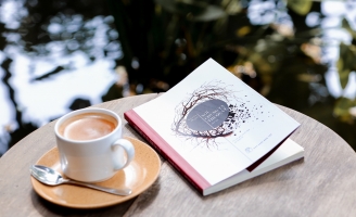 Nhà văn Amanda Huỳnh và hành trình “Nơi chúng ta thuộc về”