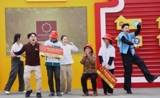 Những khoảnh khắc hạnh phúc lan tỏa trong Mái ấm gia đình Việt