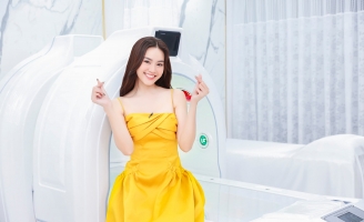 Ninh Dương Lan Ngọc đi làm đẹp dịp cuối năm