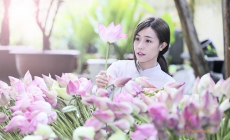 Nói không với scandal, Á hậu Phan Quỳnh Ngân thích đi lễ chùa để cầu bình an