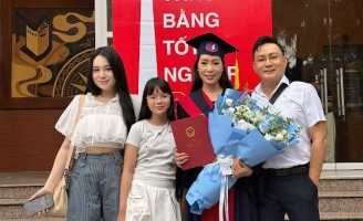 NSND Trịnh Kim Chi nhận bằng Thạc sĩ, khẳng định tinh thần học tập suốt đời