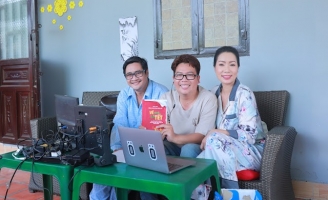 NSƯT Trịnh Kim Chi đón xuân sớm cùng Về Nhà Là Tết 