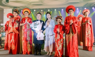 NTK Việt Hùng đem BST Thoáng Tây đô về Triển lãm cưới Cần Thơ