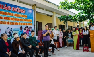 NTK Việt Hùng, Thúy Nga lan tỏa yêu thương từ dự án Đại sứ áo dài Việt Nam