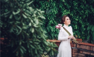 Phi Nhung hạnh phúc khi được cùng NTK Việt Hùng tôn vinh áo dài Việt