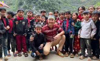 Quách Beem quảng bá du lịch Việt Nam bằng âm nhạc