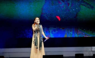 “Quán quân Sao Nối Ngôi” Bình Tinh khám phá Hàn Quốc sau đêm diễn thành công