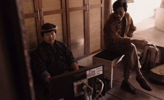 Rapper Đen bất ngờ tung hình ảnh hé lộ về MV mới đầy khác lạ