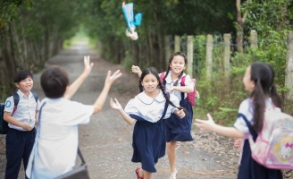 Rơi nước mắt với MV “Mẹ” qua giọng ca của Võ Khánh Ngọc 