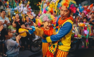 Sao nhí “Lật Mặt: 48h” Bảo Thi làm con gái rơi của Tiến Luật