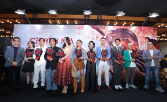 Showbiz Việt nô nức hội tụ thảm đỏ ra mắt Chuyện Ma Gần Nhà 