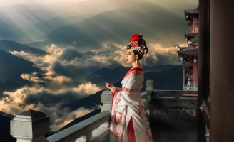 Sốc với vẻ đẹp ma mị, cô độc của cô gái hóa thân Võ Tắc Thiên