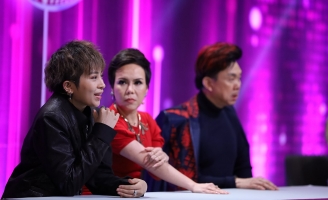 Tập 10 “Ca Sĩ Bí Ẩn” Gil Lê xuất hiện đẹp tựa nam thần