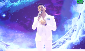 Tập 11 Ca Sĩ Bí Ẩn: Quách Tuấn Du đã khiến khán giả tràn ngập trong không gian âm nhạc và cảm xúc