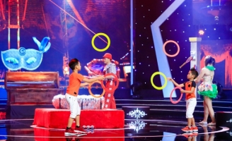 Thanh Bạch, Hồng Vân xuýt xoa trước tài năng xiếc của bản sao Quốc Cơ - Quốc Nghiệp 