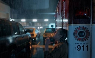 The Invisible Man tung trailer mới “thót tim” đến sợ hãi và ám ảnh
