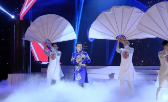 Thí sinh Kỳ Tài Tranh Đấu gây ấn tượng bằng âm nhạc dân tộc