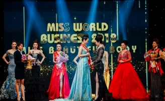 Thiên Vũ nhận giải 'Hoa hậu có hình thể đẹp nhất' tại Thái Lan