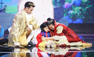 “Tiểu Bạch Tuyết” Ngân Chi tái hiện sinh động việc ba mẹ ép con cái học “mất cả mùa hè”