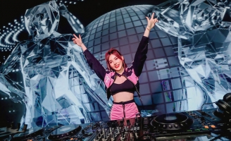 Tina được Kpop Times giới thiệu trên tạp chí dành cho idol