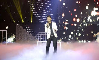 Tình Bolero: Con trai NSƯT Kim Xuân gây nhiều ấn tượng đêm mở màn