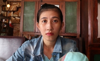 Tình cảnh khốn cùng của người vợ đang ngủ với chồng thì liên tục bị gọi 