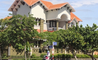 Tổng giám đốc bán đất công cho chính mình