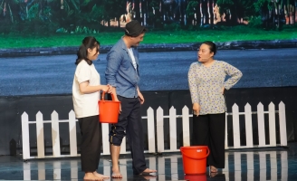 Tranh cãi vì chuyện bắt cá phóng sinh