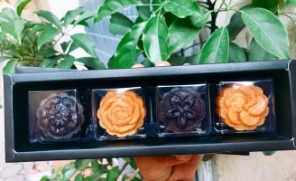 Trào lưu gom bánh trung thu Lava Hong Kong nhân tan chảy