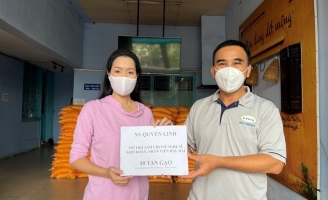 Trịnh Kim Chi cùng Quyền Linh giúp nghệ sĩ nghèo trong mùa dịch