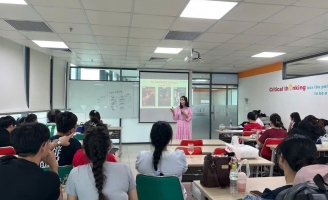 Trúc Thy huấn luyện sinh viên nhập vai kịch cổ điển Anh – Mỹ bằng phương pháp sân khấu hóa