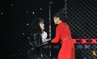 Trương Phương từ điên loạn đến bi thương nhận “cơn mưa lời khen” từ dàn giám khảo