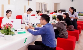 Từ ngày 1-8, các ngân hàng đồng loạt hạ lãi suất cho vay