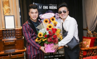 Ưng Hoàng Phúc kết hợp cùng Quang Dũng,Thu Minh, Dương Ngọc Thái trong liveshow đầu tiên