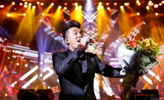 Ưng Hoàng Phúc làm sống lại 