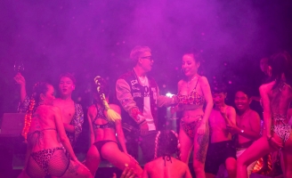 Urban Fu$e ra mắt MV Tiktok Rollie