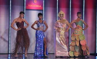 Victoria's secret Thái Lan 'náo loạn' trường quay Người bí ẩn