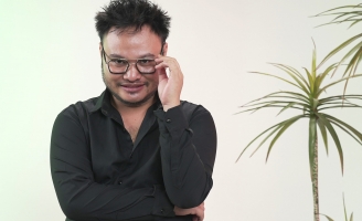 Vinh Râu bày tỏ mong khán giả thông cảm vì FAPTV làm nội dung chứa quảng cáo