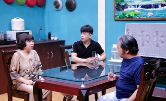 Vitamin Hạnh Phúc: Gia đình Bạch Long dọa đập xe Mai Phượng vì đỗ xe thiếu ý thức