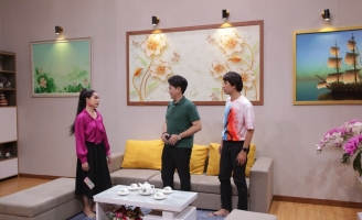 Vitamin Hạnh Phúc: Thiện Trung bất ngờ ngồi xe lăn do mắc phải bệnh loãng xương