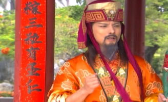 Vui nhộn với Thổ Địa công đội mũ quan trong Nhân gian huyền ảo