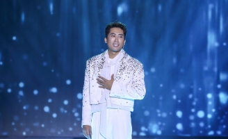 Vương Khánh gây ấn tượng mạnh tại Tình Bolero 2025 với ba màu sắc âm nhạc